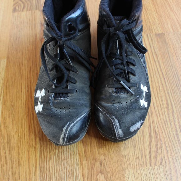Under Armour Cleats - Picture 3 of 5